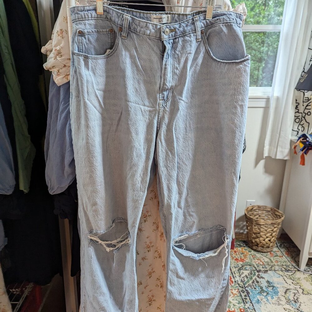 Abercrombie Women's Curve Love High Rise Loose Jean
